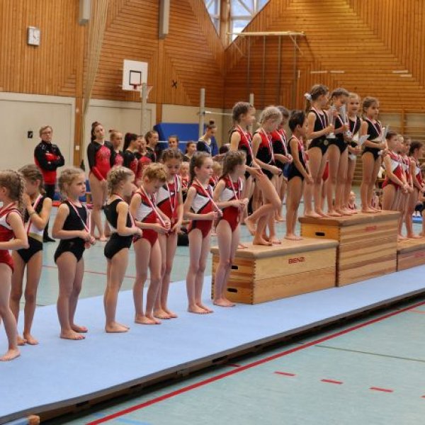 Starker Saisonstart der Turnerinnen