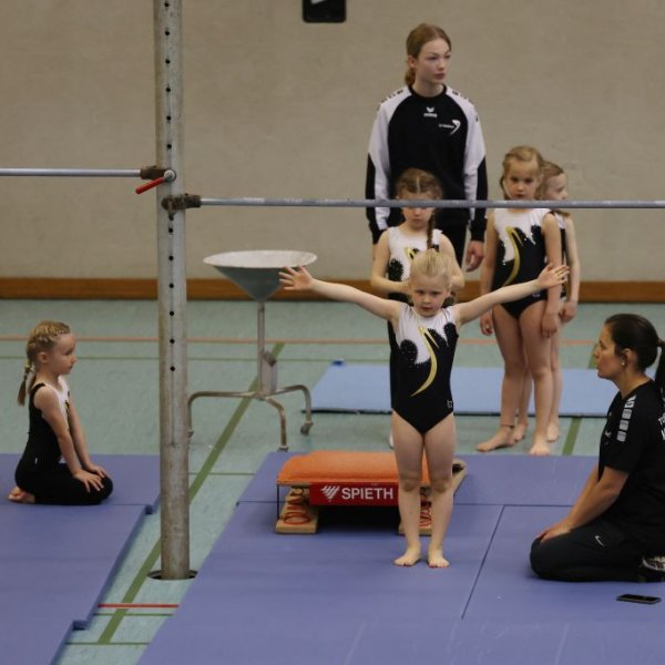 Starker Saisonstart der Turnerinnen