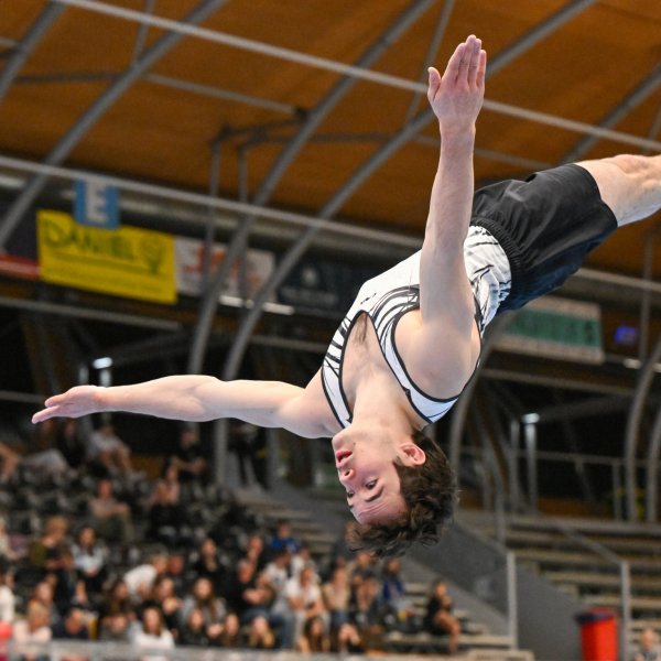 4x Gold für Leni Bohle bei der Kunstturn-Staatsmeisterschaft!