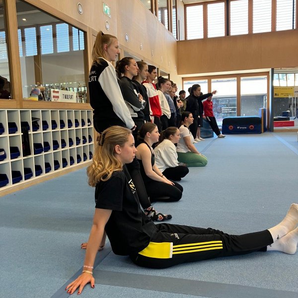25 neue C-Trainer:innen im Team Turnen ausgebildet