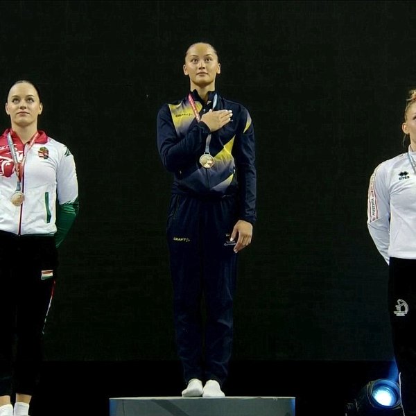 Silber und 2x Bronze für Leni Bohle beim Ungarn-Turnweltcup