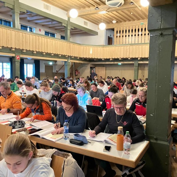 125 neue Turn10® 2025+ Wertungsrichter*innen in Vorarlberg 